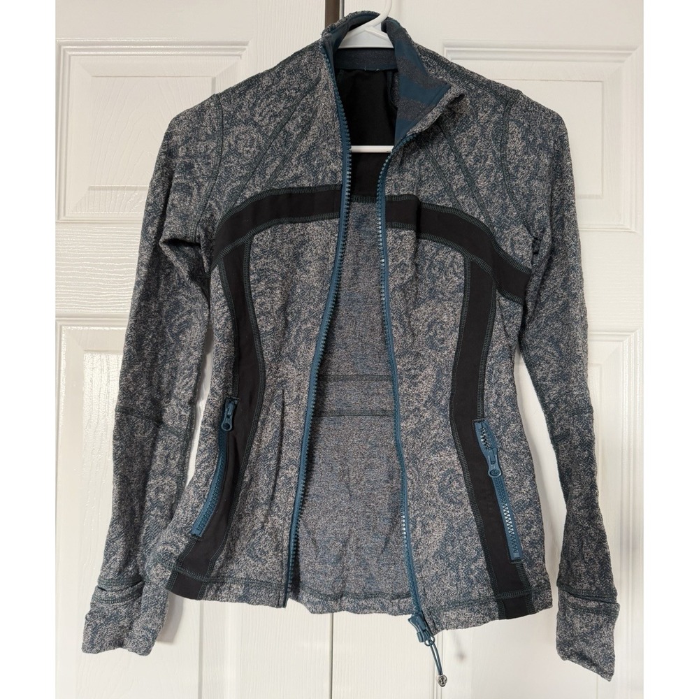Lululemon Women's Define Knit Full Zip Athletic Jacket  Size 4 Blue Black Grey